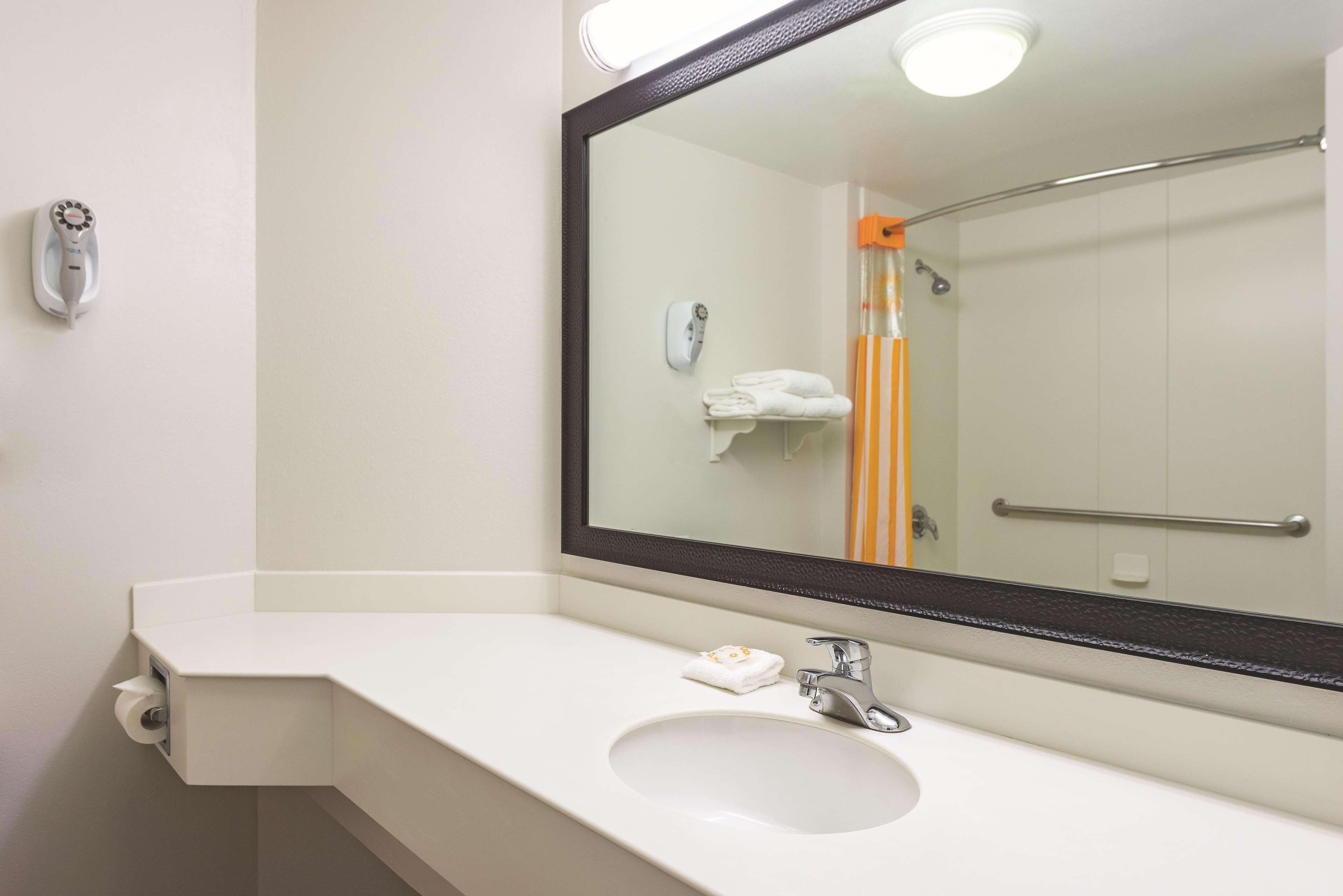 Travelodge By Wyndham Houston Cy-Fair Cypress Luaran gambar