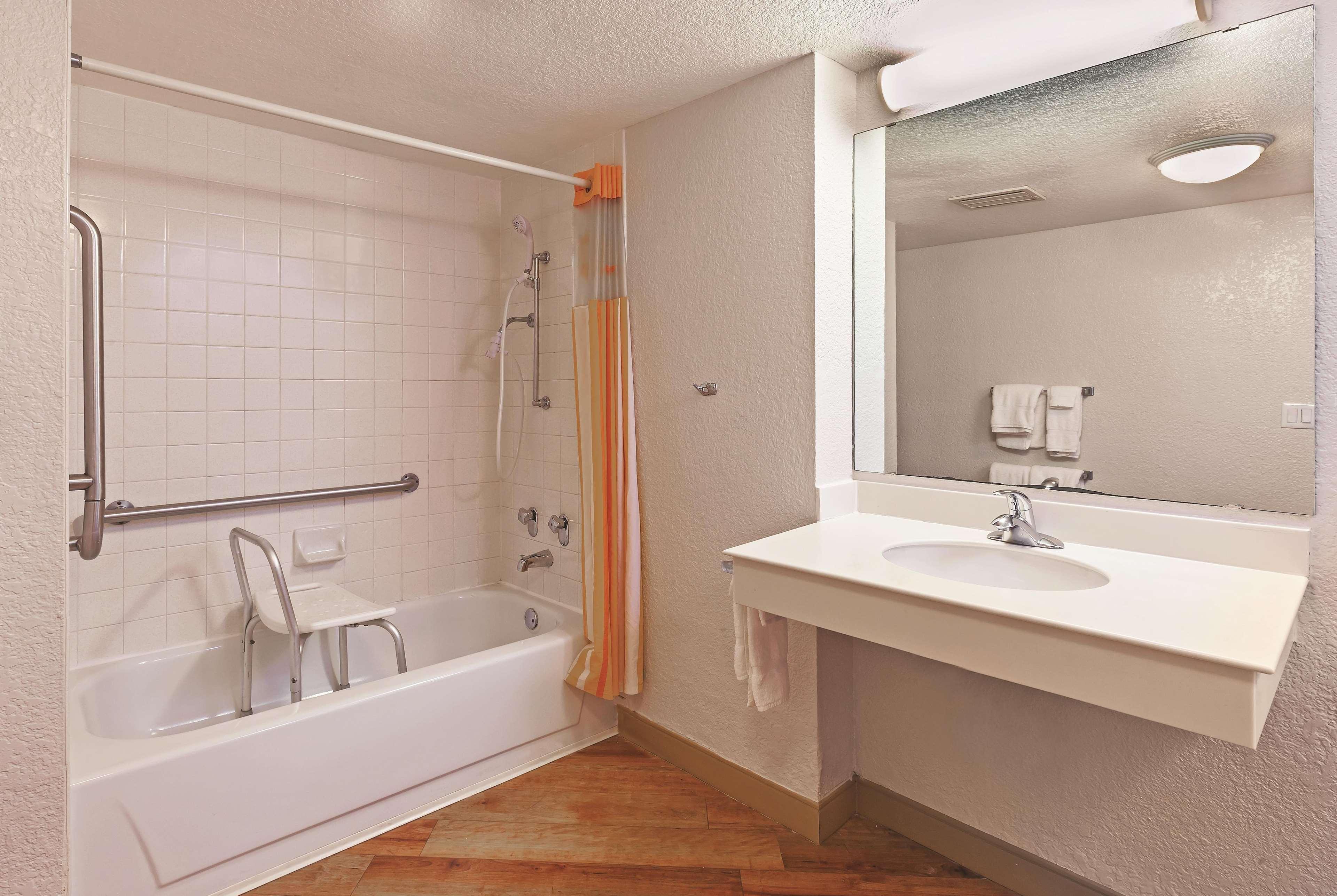 Travelodge By Wyndham Houston Cy-Fair Cypress Luaran gambar